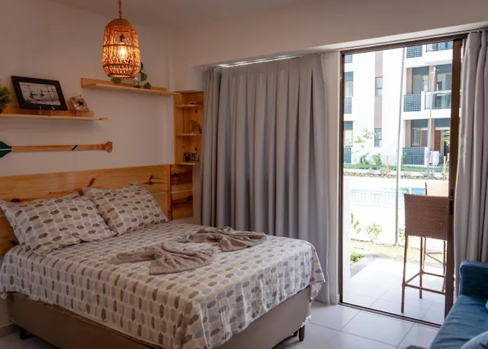 Resort em Porto de Galinhas- Flat Térreo Frente Piscinas- Muro Alto-B18